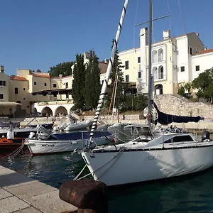 And Haludovo - Ribarsko Selo Affittacamere